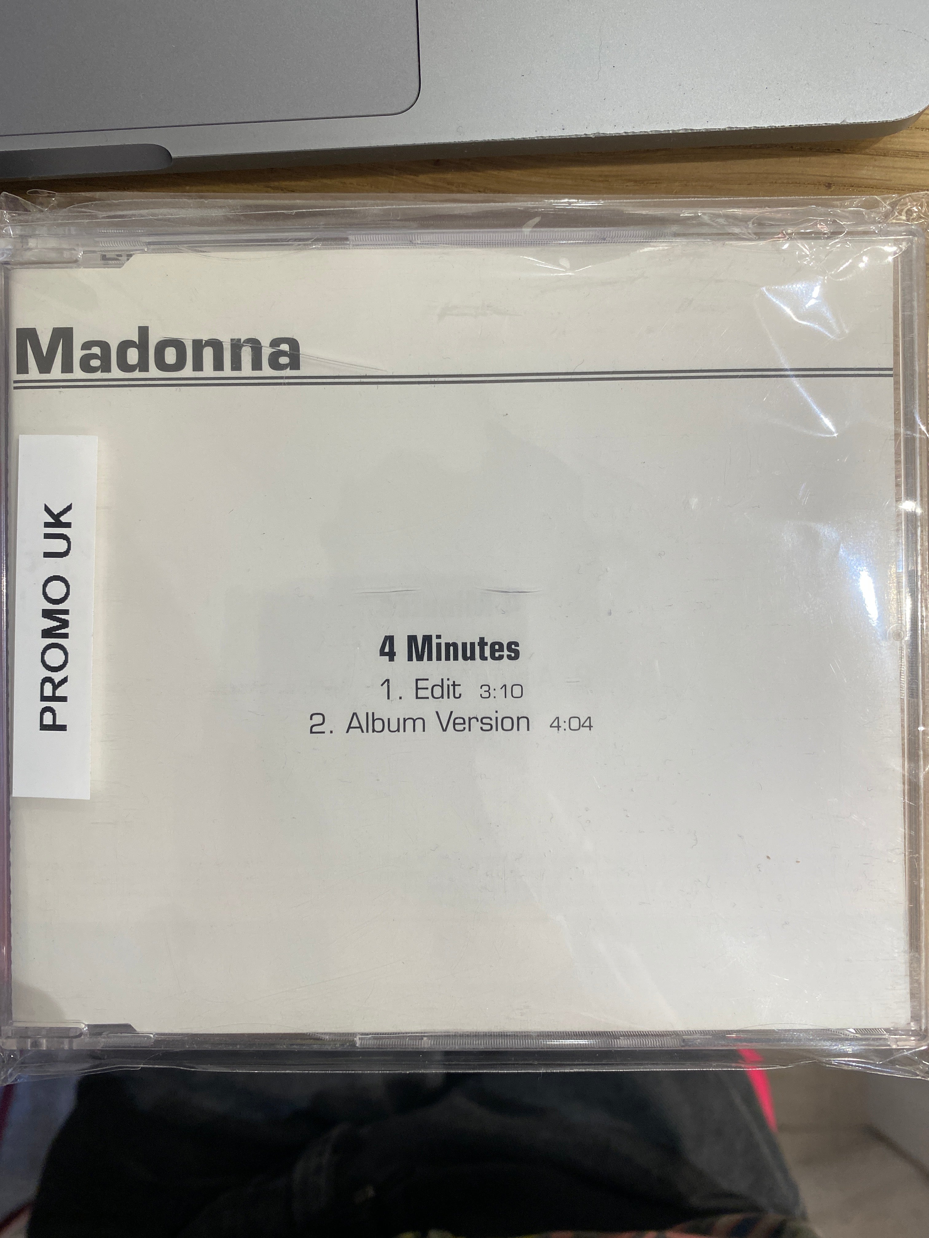 Madonna | 4 minutes (UK promo)